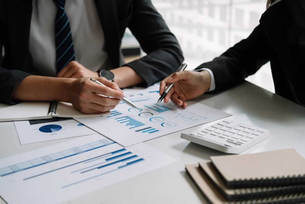 – PU Prime | More Than Trading two businessmen meeting to discuss the situation on the financial market